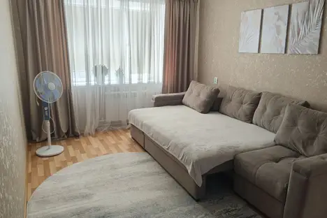2-комнатная квартира в Яровом, кв-л Б, 1