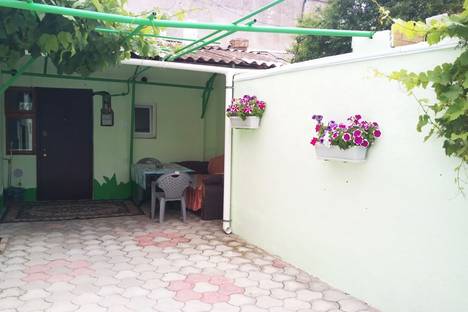 2-комнатная квартира в Евпатории, ул. Революции, 7к1