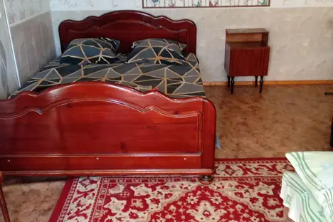 4-комнатная квартира в Яровом, Крымская ул., 46