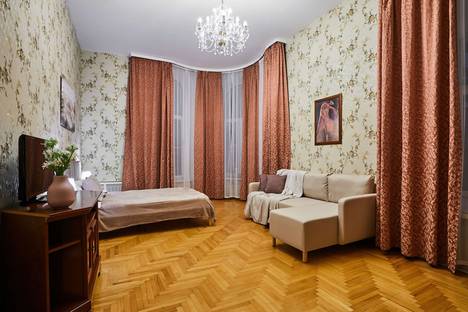 Трёхкомнатная квартира в аренду посуточно в Санкт-Петербурге по адресу Невский пр-кт, 170