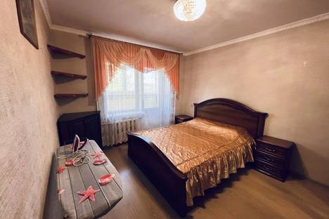 3-комнатная квартира в Каменске-Шахтинском, Каменск-Шахтинский, Красная ул., 56