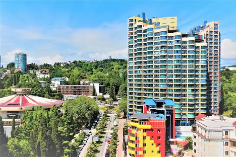 3-комнатная квартира в Сочи, Сочи, мкр. Светлана, пр-кт Пушкина, 6