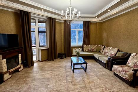 2-комнатная квартира в Домбае, Карачаевская ул., 60