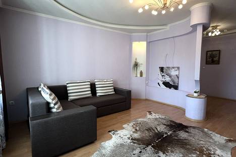 3-комнатная квартира в Кургане, ул. Куйбышева, 5
