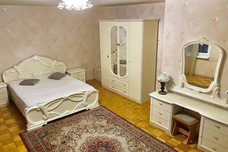 Однокомнатная квартира в аренду посуточно в Ижевске по адресу ул. Удмуртская, 139