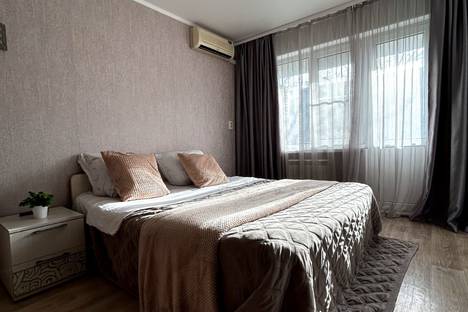 Однокомнатная квартира в аренду посуточно в Астрахани по адресу ул. Красноармейская д. 39