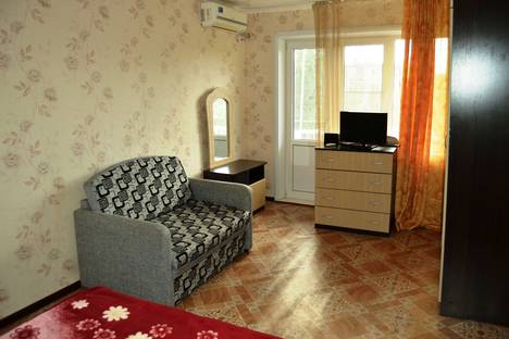 Однокомнатная квартира в аренду посуточно в Астрахани по адресу 28 Армии д.12 к.1