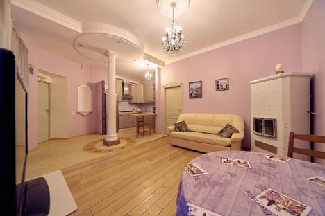 Двухкомнатная квартира в аренду посуточно в Санкт-Петербурге по адресу переулок Соляной, д.14, метро Чернышевская