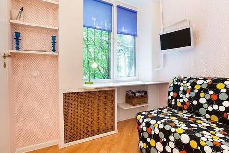 Двухкомнатная квартира в аренду посуточно в Москве по адресу Москворечье, 9к1, метро Каширская