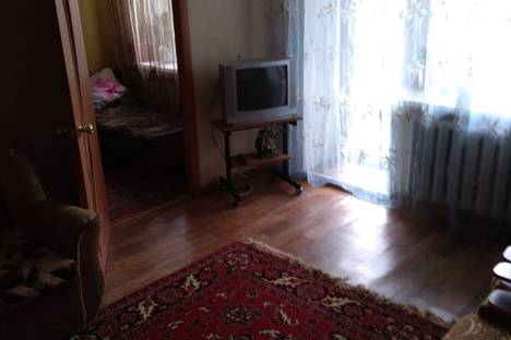 Двухкомнатная квартира в аренду посуточно в Яровом по адресу Квартал Б13