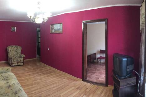 Трёхкомнатная квартира в аренду посуточно в Симферополе по адресу улица Набережная 87