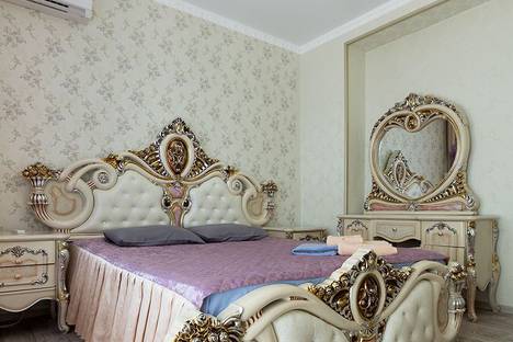 2-комнатная квартира в Астрахани, Астрахань, Площадь Ленина, 10