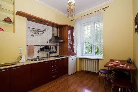 Двухкомнатная квартира в аренду посуточно в Севастополе по адресу Большая Морская, 15