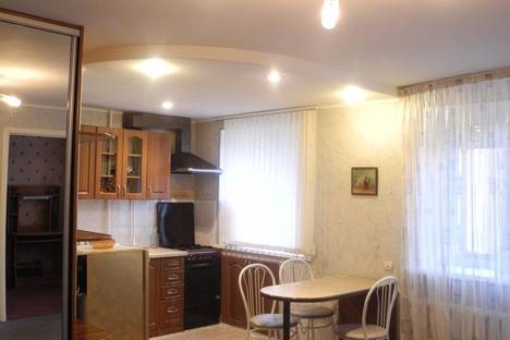 Двухкомнатная квартира в аренду посуточно в Омске по адресу Иртышская Набережная 34