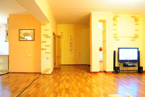 Дом в аренду посуточно в Екатеринбурге по адресу Волжская улица, 21