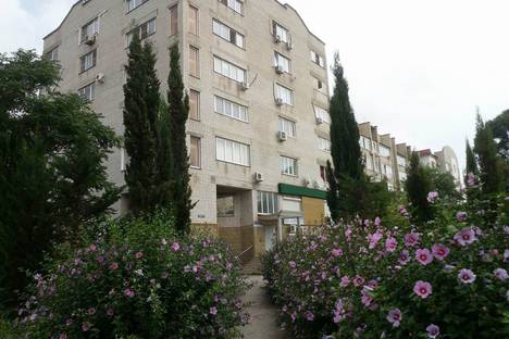 Трёхкомнатная квартира в аренду посуточно в Геленджике по адресу улица Островского, 37