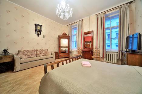 Однокомнатная квартира в аренду посуточно в Санкт-Петербурге по адресу Большая Морская улица, 13, метро Адмиралтейская