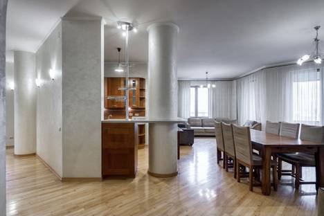 Четырёхкомнатная квартира в аренду посуточно в Москве по адресу Можайское шоссе, 2, метро Кунцевская