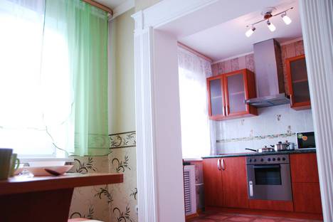 Трёхкомнатная квартира в аренду посуточно в Новосибирске по адресу улица Линейная, 35, метро Гагаринская
