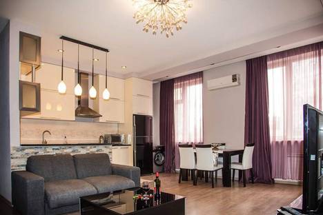 Двухкомнатная квартира в аренду посуточно в Тбилиси по адресу Тбилиси.Сололаки.Мир Везиров 16, метро 300 Aragveli