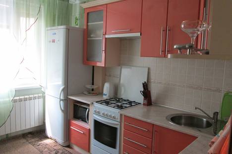 Трёхкомнатная квартира в аренду посуточно в Яровом по адресу квартал А, 37