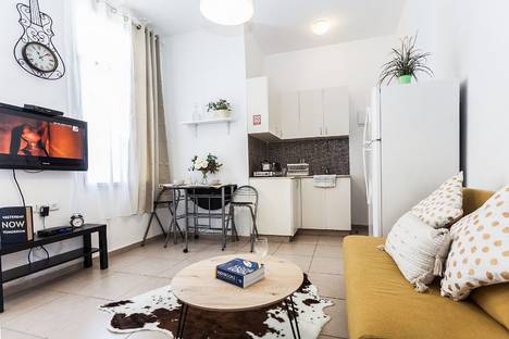 Двухкомнатная квартира в аренду посуточно в Тель-Авиве по адресу Tel Aviv-Yafo, Ha Yarkon Street, 33