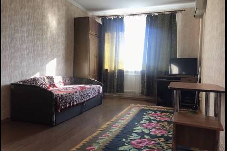 Однокомнатная квартира в аренду посуточно в Ейске по адресу улица Коммунаров, 26