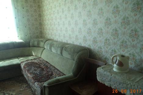 Комната в аренду посуточно в Яровом по адресу квартал Б д33