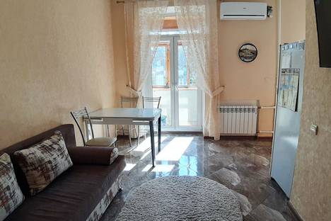 Четырёхкомнатная квартира в аренду посуточно в Севастополе по адресу улица Очаковцев, 2
