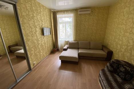 Трёхкомнатная квартира в аренду посуточно в Севастополе по адресу улица Ленина, 52