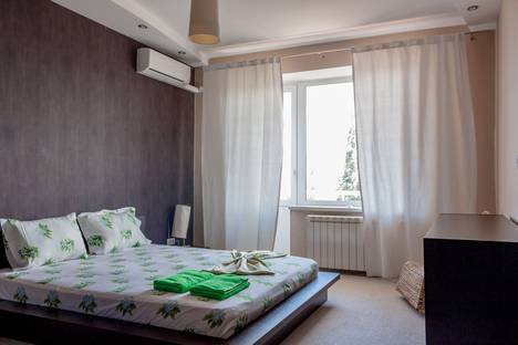Двухкомнатная квартира в аренду посуточно в Волгограде по адресу улица Маршала Чуйкова, 37
