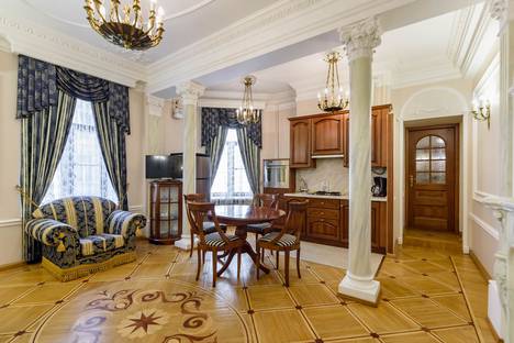 Двухкомнатная квартира в аренду посуточно в Санкт-Петербурге по адресу Итальянская улица, 29, метро Гостиный двор