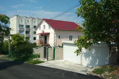 Дом в Севастополе, улица Лизы Чайкиной, 45