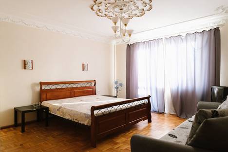 Однокомнатная квартира в аренду посуточно в Челябинске по адресу проспект Ленина, 83А