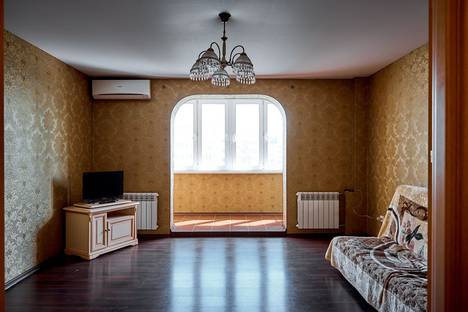 Двухкомнатная квартира в аренду посуточно в Челябинске по адресу улица Цвиллинга, 58Б
