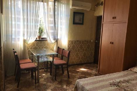 Двухкомнатная квартира в аренду посуточно в Гурзуфе по адресу ул. Артековская 2б/ Подвойского 40.