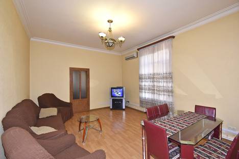 3-комнатная квартира в Ереване, Yerevan, Abovyan Street, 25, м. Еритасардакан