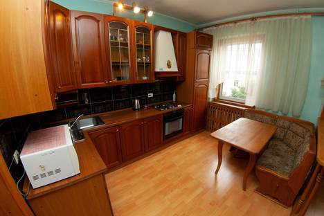 Двухкомнатная квартира в аренду посуточно в Владивостоке по адресу Новоивановская улица, 3