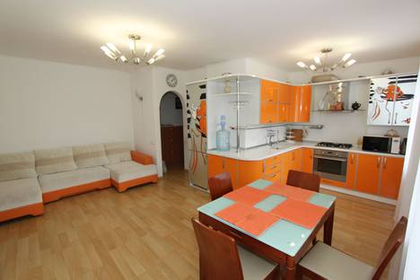 Двухкомнатная квартира в аренду посуточно в Феодосии по адресу Республика Крым,Украинская улица, 11