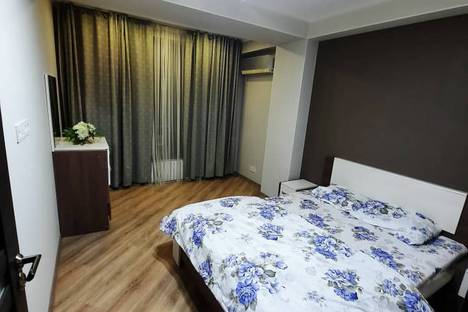 Двухкомнатная квартира в аренду посуточно в Бишкеке по адресу улица Михаила Фрунзе, 553