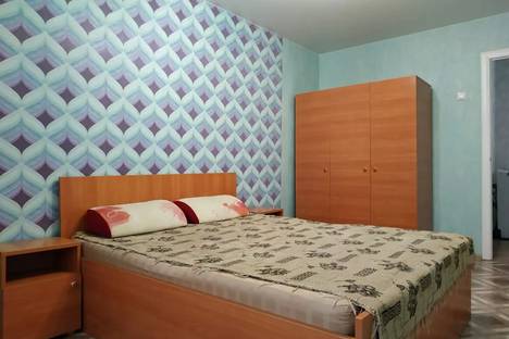 Двухкомнатная квартира в аренду посуточно в Новосибирске по адресу улица Орджоникидзе, 43, метро Площадь Ленина