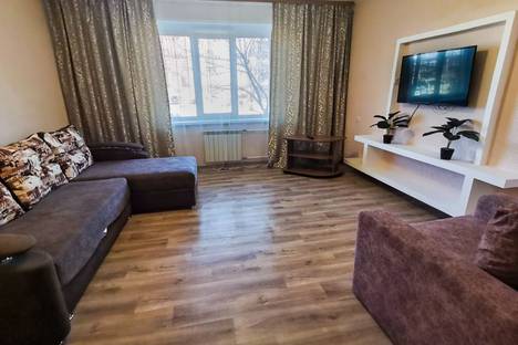 Двухкомнатная квартира в аренду посуточно в Минусинске по адресу улица Трегубенко, 56