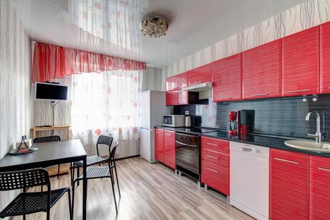 Трёхкомнатная квартира в аренду посуточно в Екатеринбурге по адресу улица Куйбышева, 21, метро Геологическая