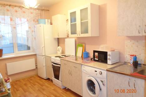 Двухкомнатная квартира в аренду посуточно в Томске по адресу Иркутский тракт, 44, подъезд 2