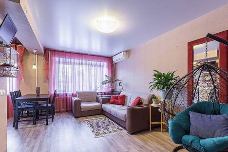 Двухкомнатная квартира в аренду посуточно в Нижнем Новгороде по адресу Совнаркомовская улица, 30, метро Стрелка