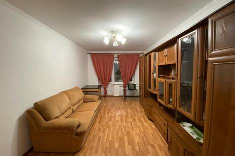 Двухкомнатная квартира в аренду посуточно в Алматы по адресу улица Кунаева,17, метро Райымбек Батыра