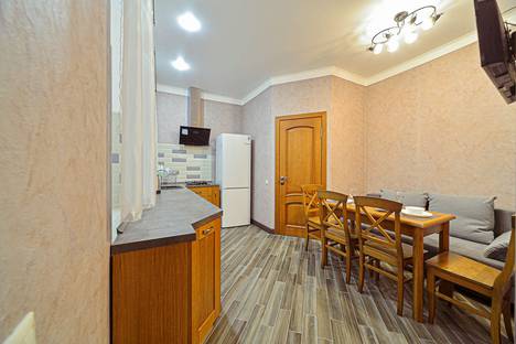 Трёхкомнатная квартира в аренду посуточно в Санкт-Петербурге по адресу Невский проспект, 63, метро Маяковская