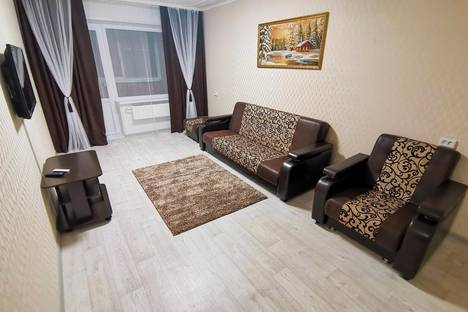Двухкомнатная квартира в аренду посуточно в Минусинске по адресу улица Комарова, 3