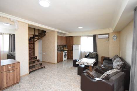3-комнатная квартира в Ереване, улица Пушкина, 43, м. Площадь Республики