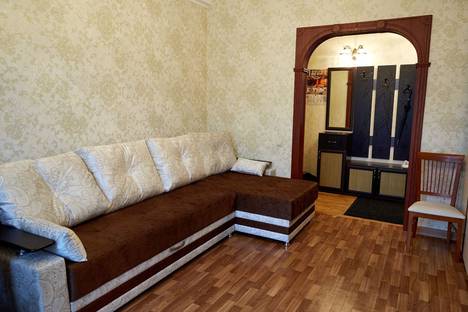 Двухкомнатная квартира в аренду посуточно в Железногорске по адресу Октябрьская улица, 36